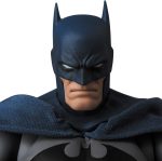 DC Comics: Batman Hush Mafex Action Figure | Over 20 articulation points - Image 5
