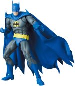 Batman: Knightfall – Batman (Knight Crusader) MAFEX Action Figure - Image 10
