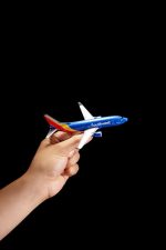 Daron Southwest Airlines Die-Cast Model Airplane Toy - Image 5