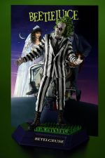 McFarlane Toys - Beetlejuice 6in Posed Figure | Movie Maniacs Beetlejuice 1988 6 Inch Static Figure Posed - Beetlejuice - Image 4