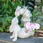 Newman House Studio Garden Statues Kissing Bunny Sulpture - Garden Décor Rabbit Collectible Figurines Yard Decorations Outdoor 11.8" L x 4.8" W x 14.6" H - Image 4
