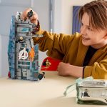 LEGO Marvel Avengers: Doomsday New Avengers Tower 76352 | Building Toy for Boys & Girls, Ages 12+, Bedroom Decor, Doomsday Merch with 6 Minifigures, 954 pieces, Gift for Marvel Fans - Image 7