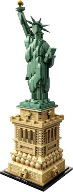 LEGO Architecture Statue of Liberty Model Building Set - Collectible New York City Souvenir, Creative Home Décor or Office Centerpiece, Great Gift Idea for Adults and Teens, 21042 - Image 6