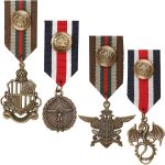 Metal Retro Vintage Medal Badges, Crown Geometric Brooch Pin, Gold Shoulder Pads, For Ribbon, Uniform, Men Costume - Image 2