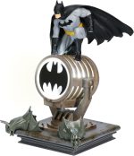 Paladone Batman Figurine Light - Officially Licensed DC Super Heroes Decor and Gift, Collectible Display Lamp Must Have for DC Comic Fans, USB Powered 27” LED Light - Image 2